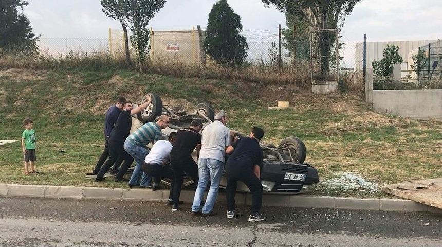 Takla Attıkları Aracı Kendileri D&uuml;zelttiler