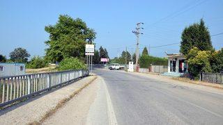 İlçe Çıkışındaki Tabelada Gülümseten Yazım Hatası