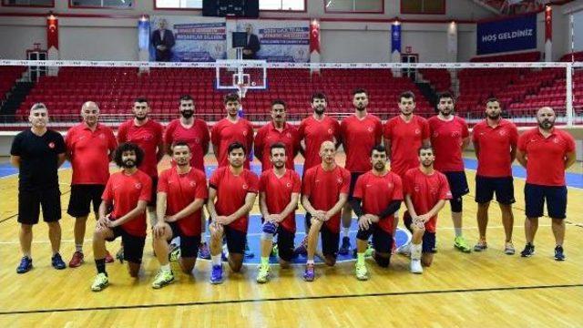 İşitme Engelli Erkek Voleybol Milli Takımı: