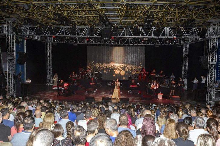 Muhteşem Konserle 90’lara Yolculuk G1