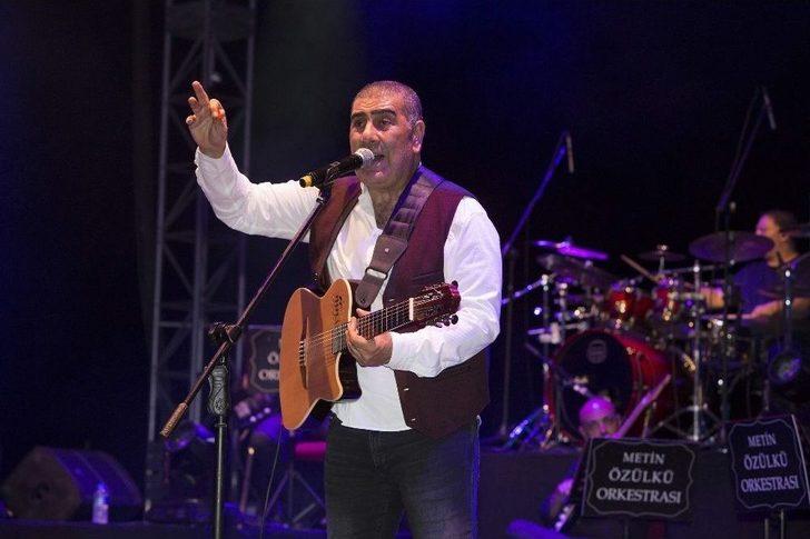 Muhteşem Konserle 90’lara Yolculuk G4