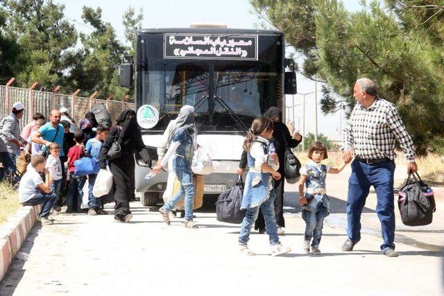Bayram İ&ccedil;in &Uuml;lkelerine Giden Suriyelilerden 22 Bini T&uuml;rkiye&rsquo;ye D&ouml;nd&uuml; 2