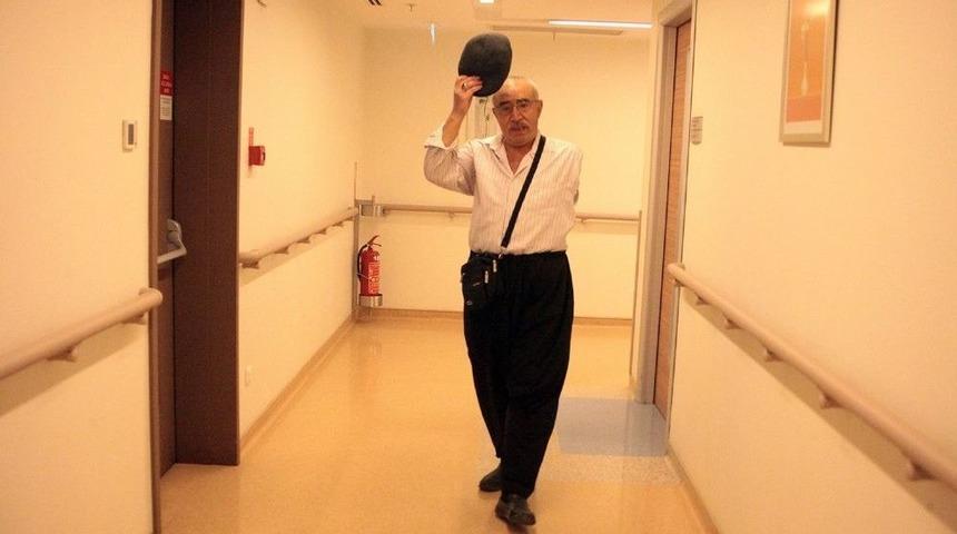 Omurga Cerrahisi Ameliyatı Oldu, Artık Y&uuml;r&uuml;yebiliyor