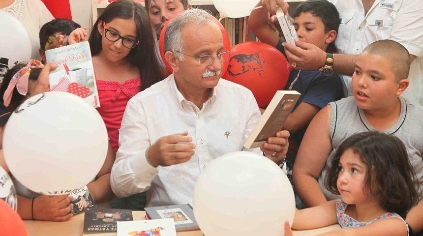 Bayraklı&rsquo;da K&uuml;t&uuml;phanelere &Ouml;ğrenci Akını