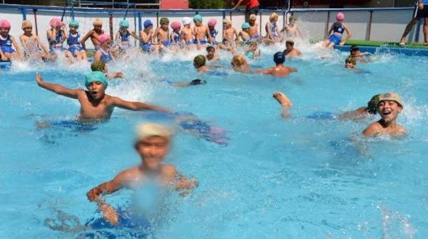 Okul Bah&ccedil;elerine Portatif Havuz