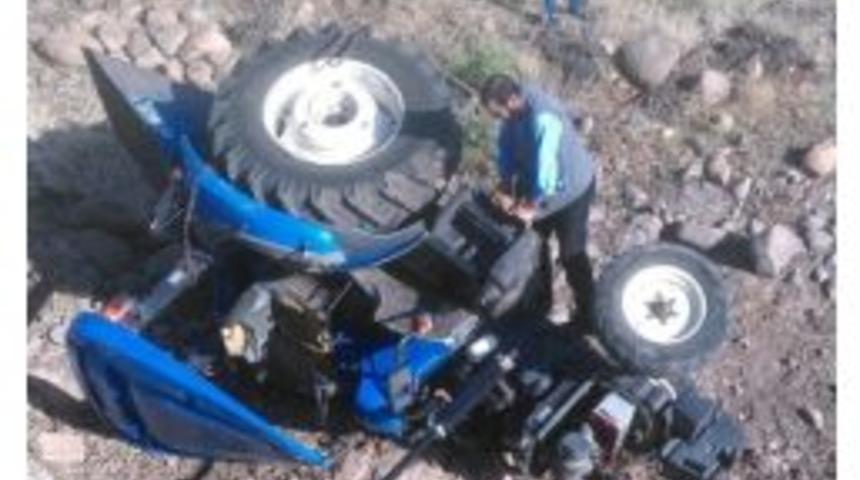 El Freni &Ccedil;ekilmeyen Trakt&ouml;r K&ouml;pr&uuml;den Aşağı D&uuml;şt&uuml;