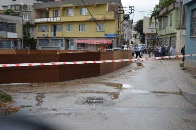 Su Biriken Temelin Yanındaki 2 Bina Tahliye Edildi 3