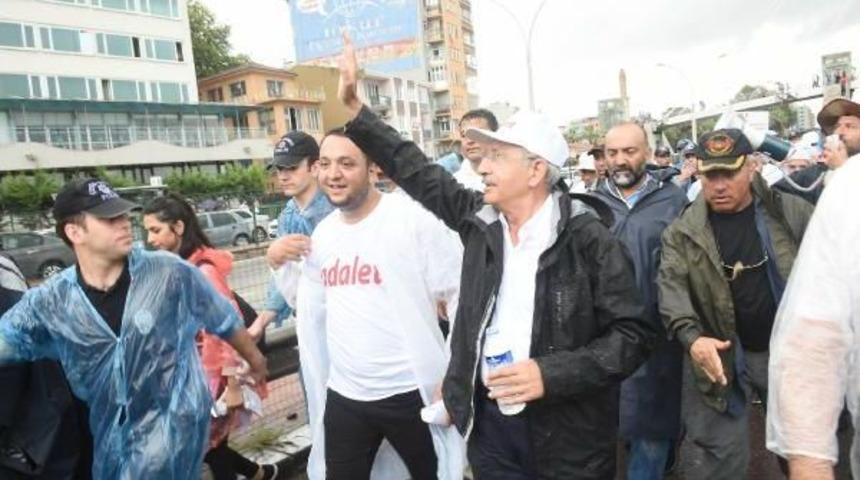 Kılı&ccedil;daroğlu, 20'nci G&uuml;nde Yağmurda Y&uuml;r&uuml;d&uuml;