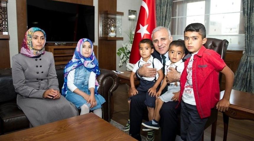 Vali Zorluoğlu Şehit Adnan Vanlı&rsquo;nın Ailesini Kabul Etti