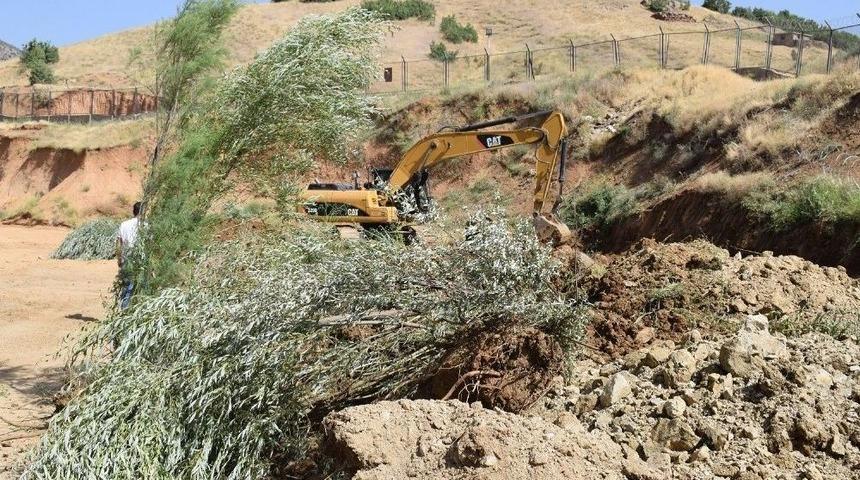 Şemdinli&rsquo;de Garaj Yapımı