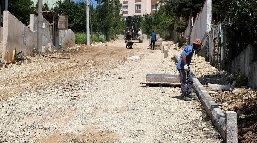 Başiskele&rsquo;de 2 Sokak Daha Parke Taşlarıyla Kaplanıyor