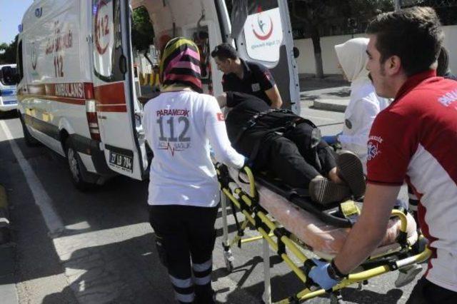 Kazada Yaralanan Eşini Taksiyle Eve G&ouml;ndermek Istedi 3