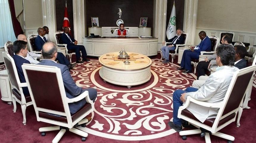 Zambia B&uuml;y&uuml;kel&ccedil;iliğinden Başkan Toru&rsquo;ya Ziyaret