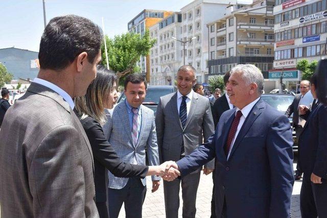 Muş Valisi Aziz Yıldırım Göreve Başladı