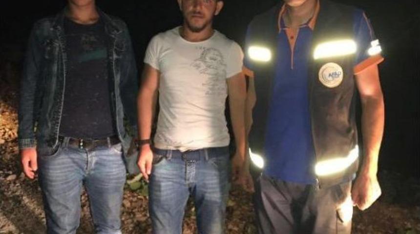 Kamp Yaptıkları Dağda Kaybolan 2 Genci Afad Buldu