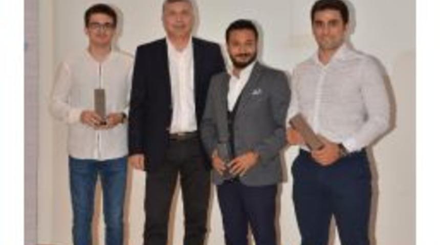 Mercedes-Benz T&uuml;rk 50 Yılında 50 Startup&rsquo;A 500 Bin Tl Destek Verdi