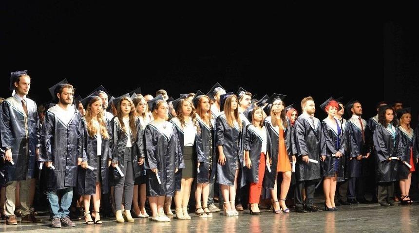 Bartın &Uuml;niversitesi İibf Mezuniyet T&ouml;reni Yapıldı