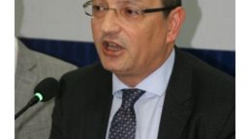 C&uuml;neyt Yılmaz&rsquo;dan Memleketine Destek