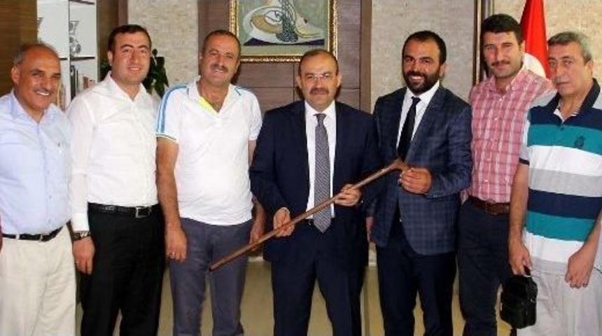 Vali Ustaoğlu&rsquo;na Ziyaretler Devam Ediyor