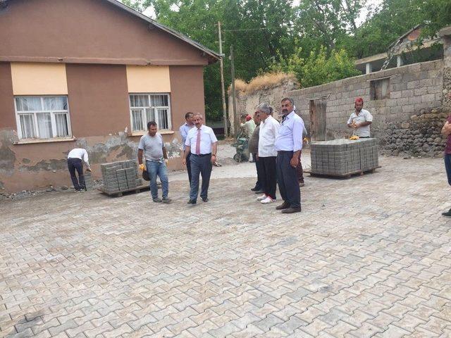 Adilcevaz&rsquo;da Yol Yapım &Ccedil;alışması 1