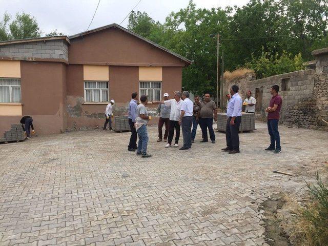 Adilcevaz&rsquo;da Yol Yapım &Ccedil;alışması 2