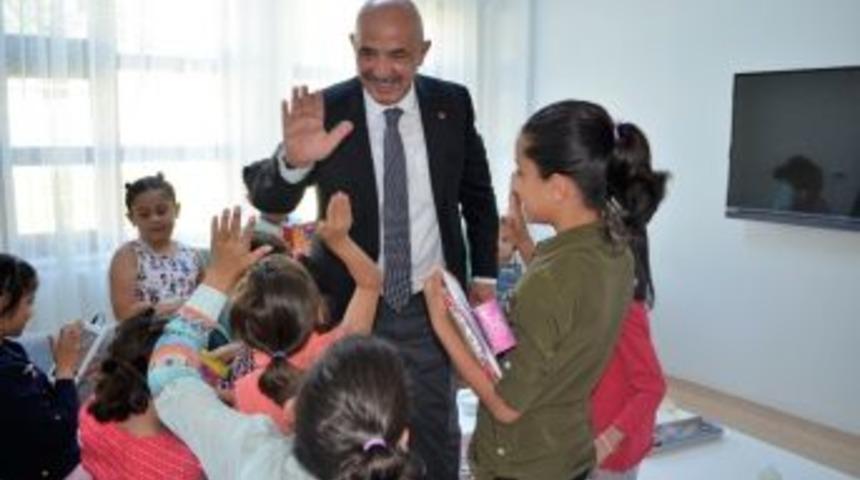 Milletvekili Ilıcalı&rsquo;dan Miniklere Anlamlı Ziyaret