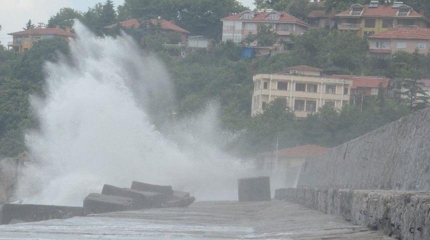 Karadeniz&rsquo;de Şiddetli Fırtına