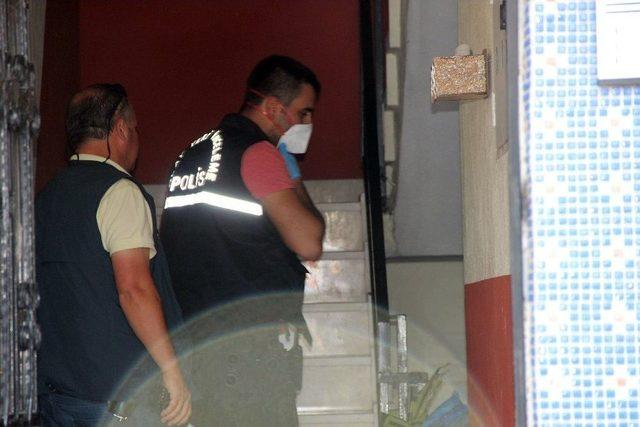&Uuml;&ccedil; G&uuml;nd&uuml;r Haber Alınamayan Adam Evinde &Ouml;l&uuml; Bulundu 1