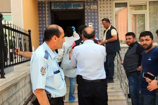 &Uuml;&ccedil; G&uuml;nd&uuml;r Haber Alınamayan Adam Evinde &Ouml;l&uuml; Bulundu 2