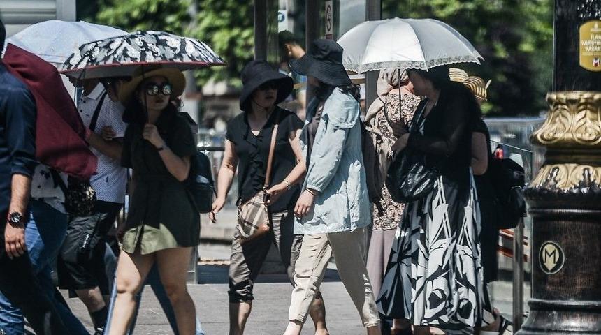 İstanbul&rsquo;da Hava Mevsim Normallerine Geriledi