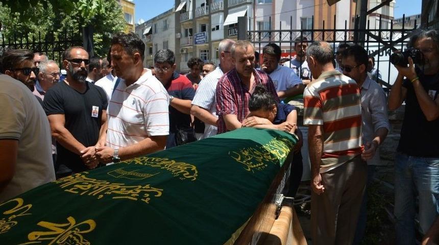 Aliağa&rsquo;da V&uuml;cut Geliştirme Antren&ouml;r&uuml; Hayatını Kaybetti