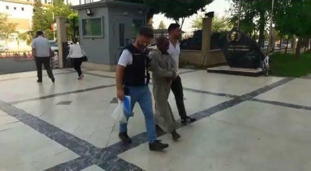 Tarım Iş&ccedil;isi Gibi Davranan Polis, Cinayet Ş&uuml;phelilerini Yakaladı 1