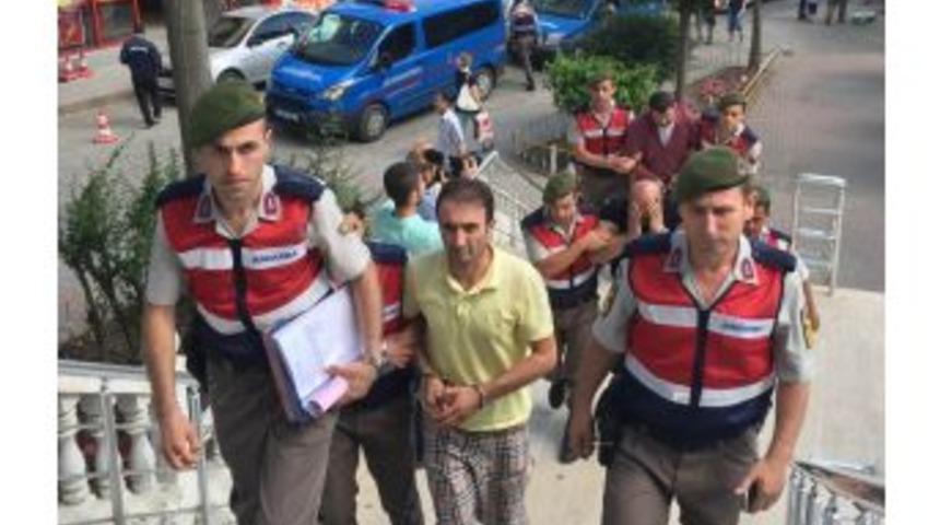 Yurt Dışına Ka&ccedil;ma Hazırlığındaki 5 Pkk&rsquo;lı Adliyeye Sevk Edildi