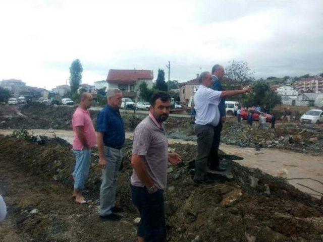 Çınarcık'ta Yağış Su Baskınına Neden Oldu (4)