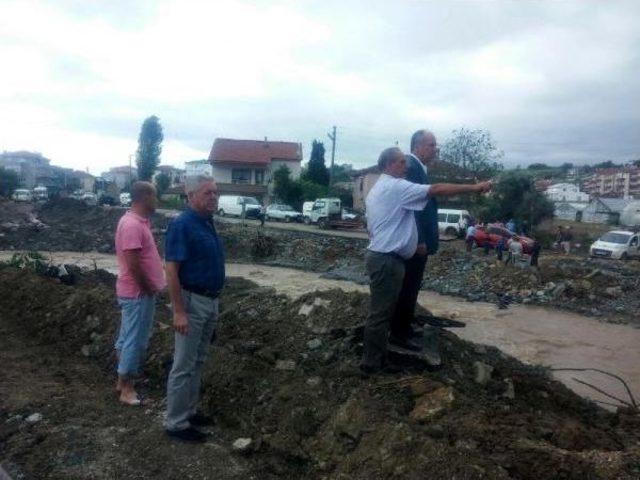 Çınarcık'ta Yağış Su Baskınına Neden Oldu (4)