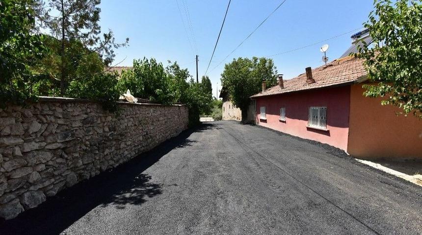 Hatunsuyu Mahallesinde Asfalt &Ccedil;alışmaları Devam Ediyor