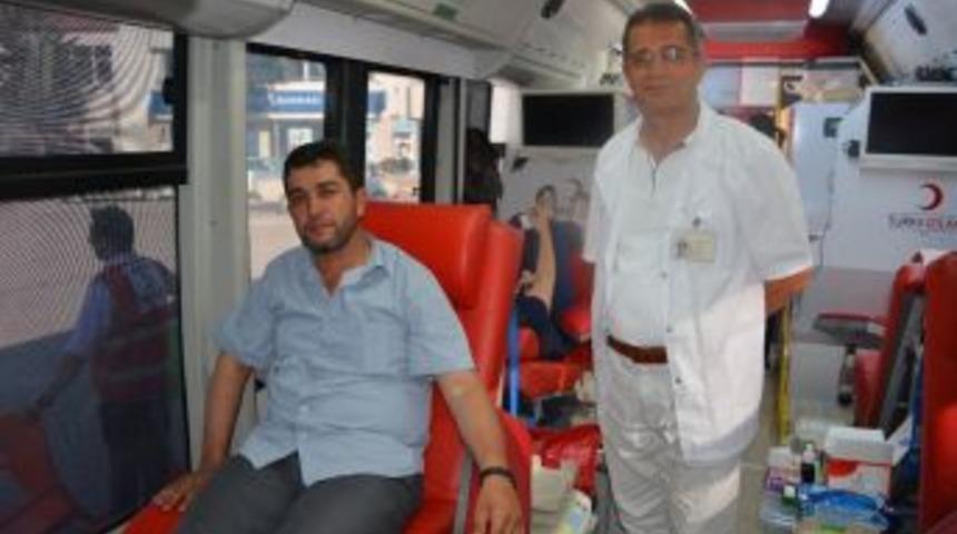 Kızılay&rsquo;a 2 G&uuml;nde 109 &Uuml;nite Kan Bağışı