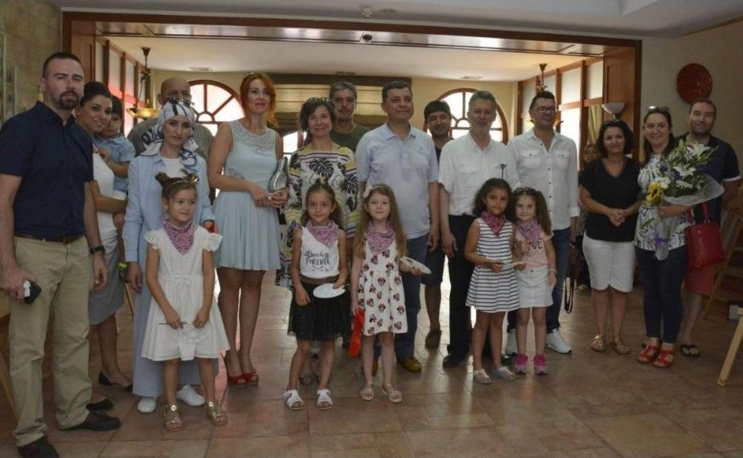 &Ccedil;om&uuml; Kreş &Ouml;ğrencilerinden Resim Sergisi