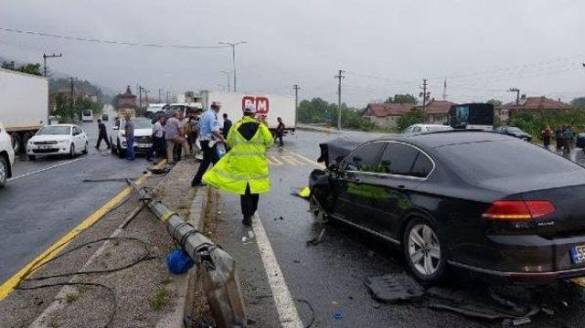 Düzce'de Kaza: 2 Yaralı