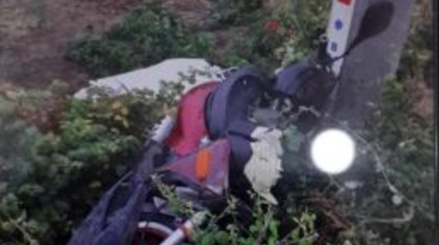 Direğe &Ccedil;arpan Motosikletin S&uuml;r&uuml;c&uuml;s&uuml; &Ouml;ld&uuml;