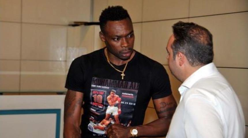 Fenerbah&ccedil;e'nin Yeni Transferi Kameni İstanbul'da