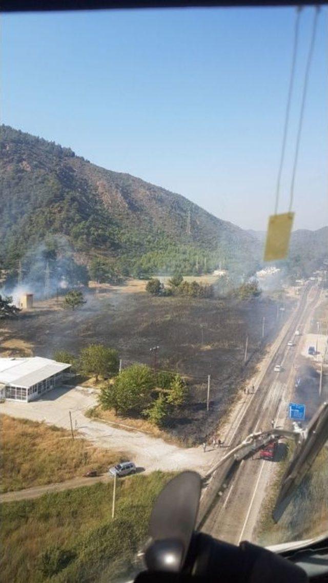 Marmaris’te Tarla Yangını Büyümeden Söndürüldü