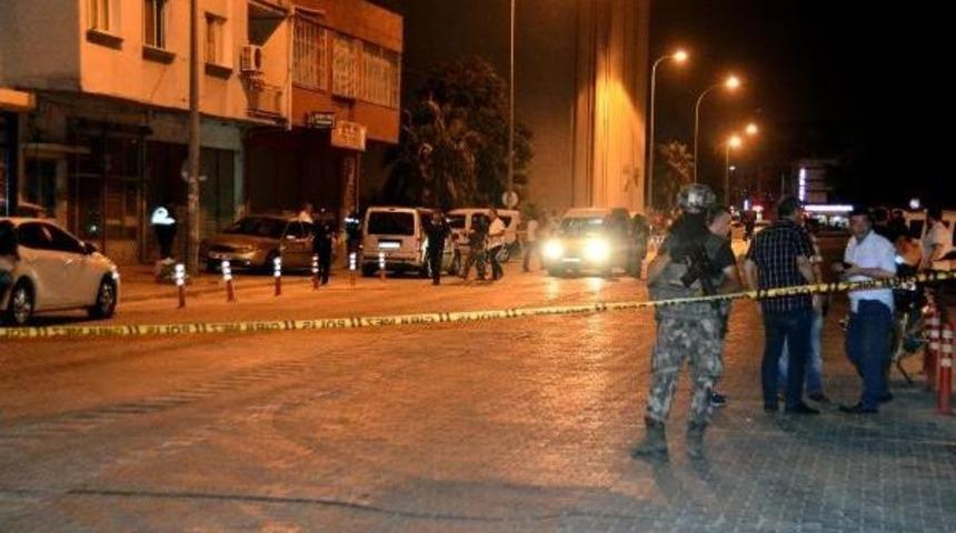 Akaryakıt Istasyonunda Silahlı Kavga: 2 Yaralı