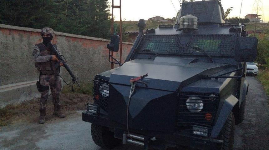 &Ccedil;ekmek&ouml;y&rsquo;de Helikopter Destekli Uyuşturucu Operasyonu