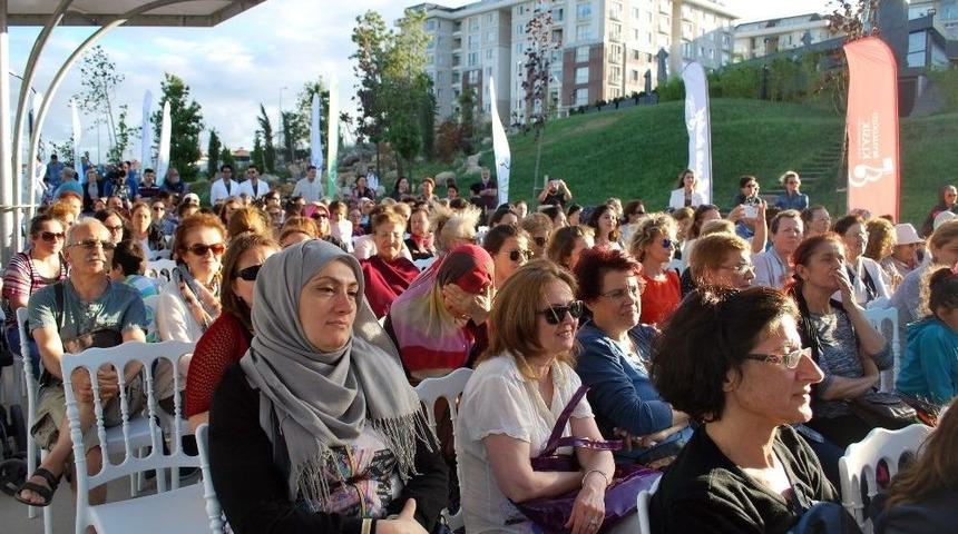 Beylikd&uuml;z&uuml;l&uuml; Kadınlar M&uuml;zikal G&ouml;sterili &lsquo;beş &Ccedil;ayında&rsquo; Buluştu