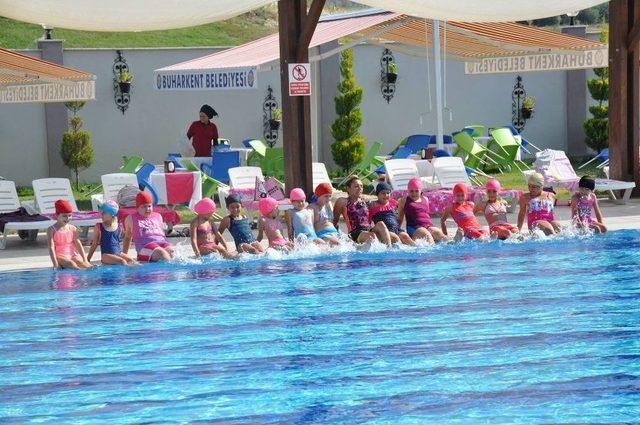 Buharkentli &Ccedil;ocuklar Y&uuml;zme &Ouml;ğreniyor 2