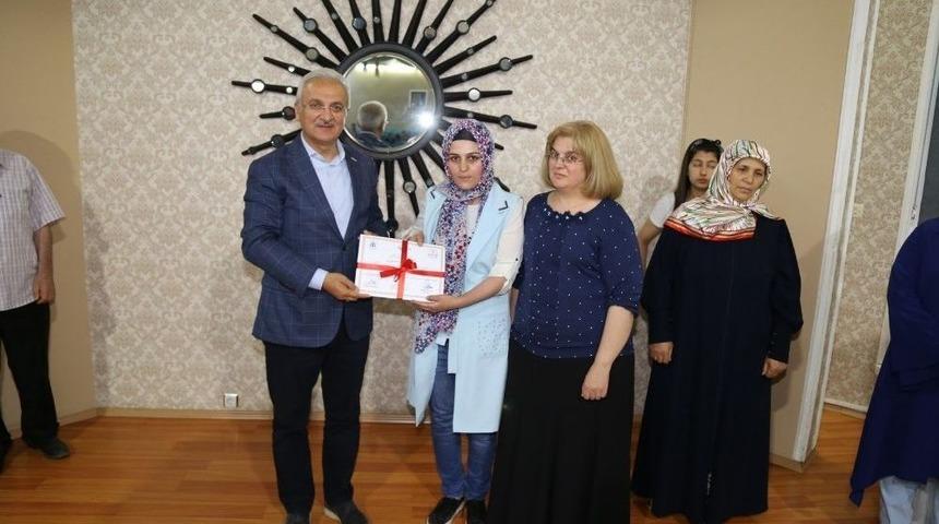 El Emeği G&ouml;z Nuru &Uuml;r&uuml;nlerin Sergi A&ccedil;ılışı Yapıldı