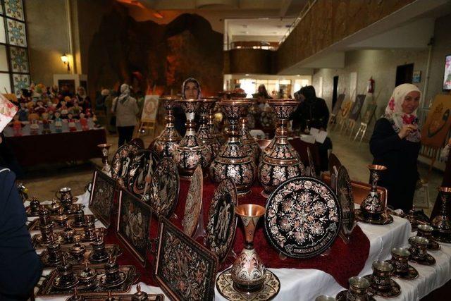 El Emeği G&ouml;z Nuru &Uuml;r&uuml;nlerin Sergi A&ccedil;ılışı Yapıldı 2