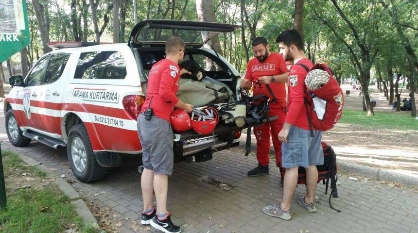 Bursa&rsquo;da Kedi Kurtarma Operasyonu