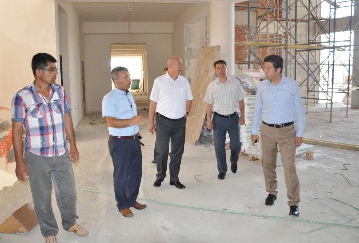 İl Milli Eğitim M&uuml;d&uuml;r&uuml; Ulusan, &Ccedil;erkezk&ouml;y&rsquo;deki Okul İnşaatlarını İnceledi